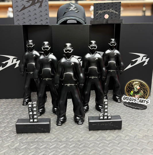 ThirtyOne “01/100 action figure”