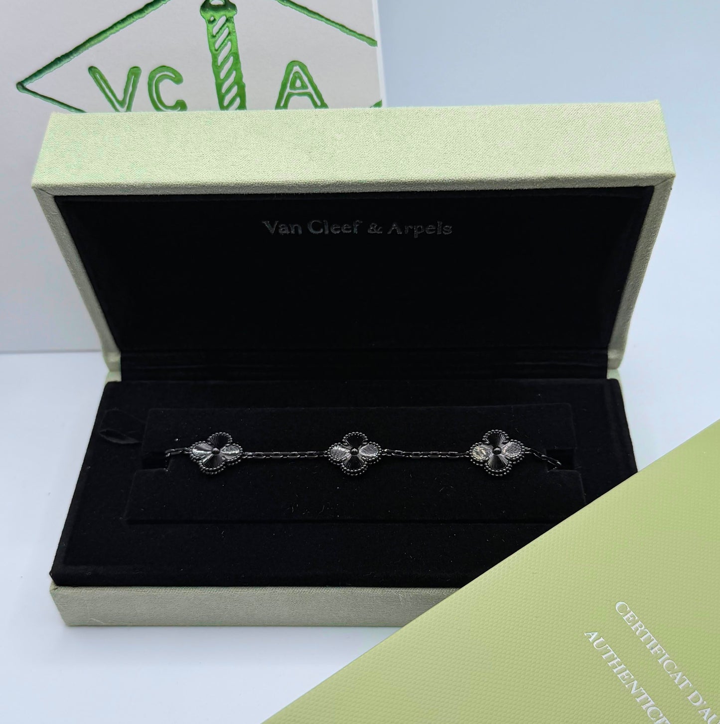 Vf TOTAL BLACK