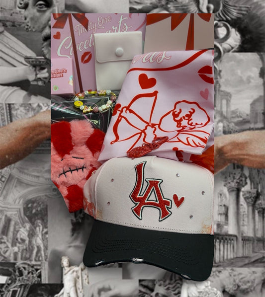 31 hats - XOXO SWEETHEARS  EDITION 1/1000